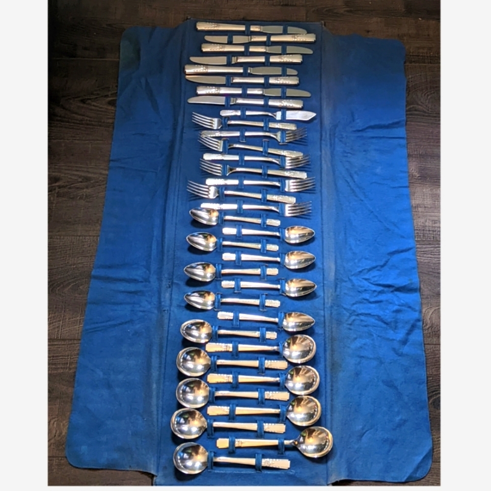 Antique WM A Rogers AA Grade Heavy Oneida Stainless Steel Flatware 34 Pi…